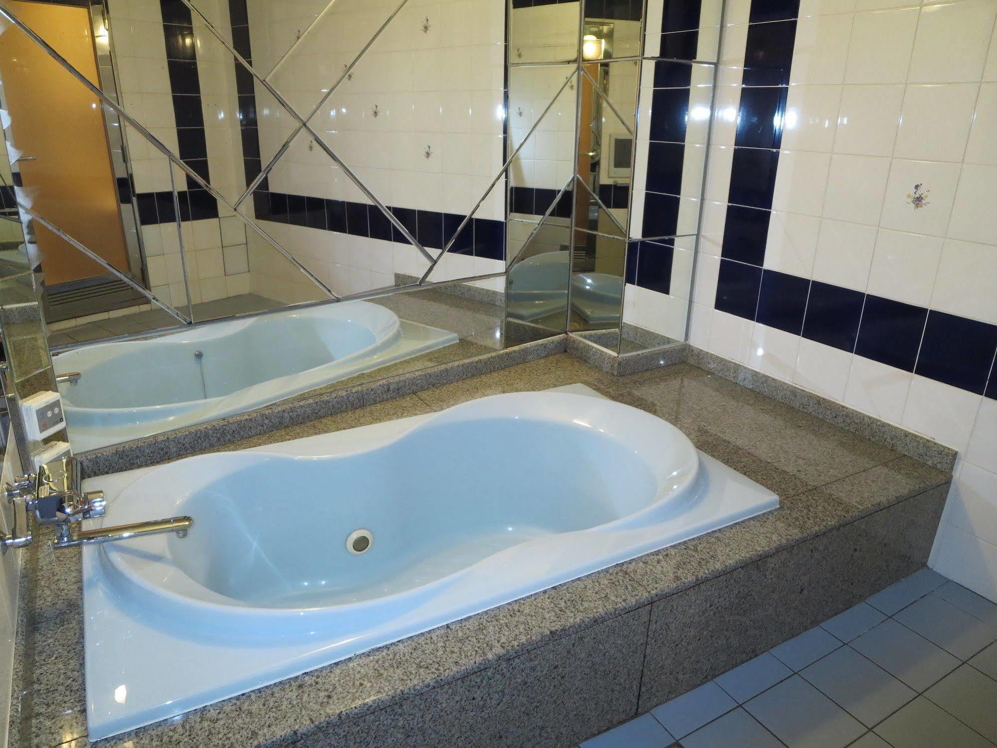 Hotel Casablanca (Adults Only) Осака Екстер'єр фото