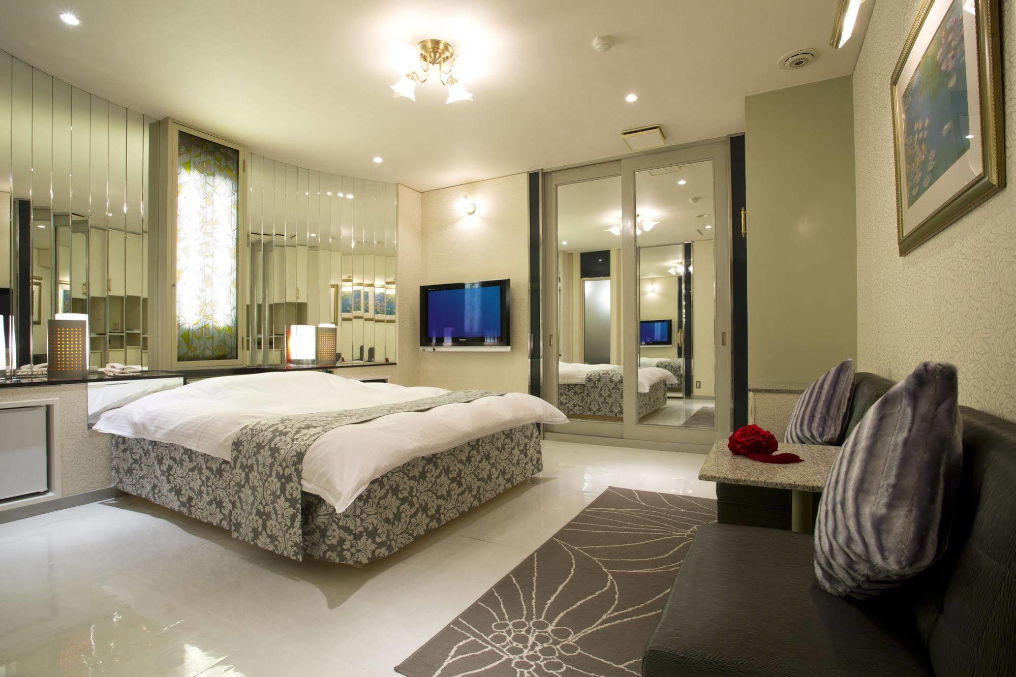 Hotel Casablanca (Adults Only) Осака Екстер'єр фото